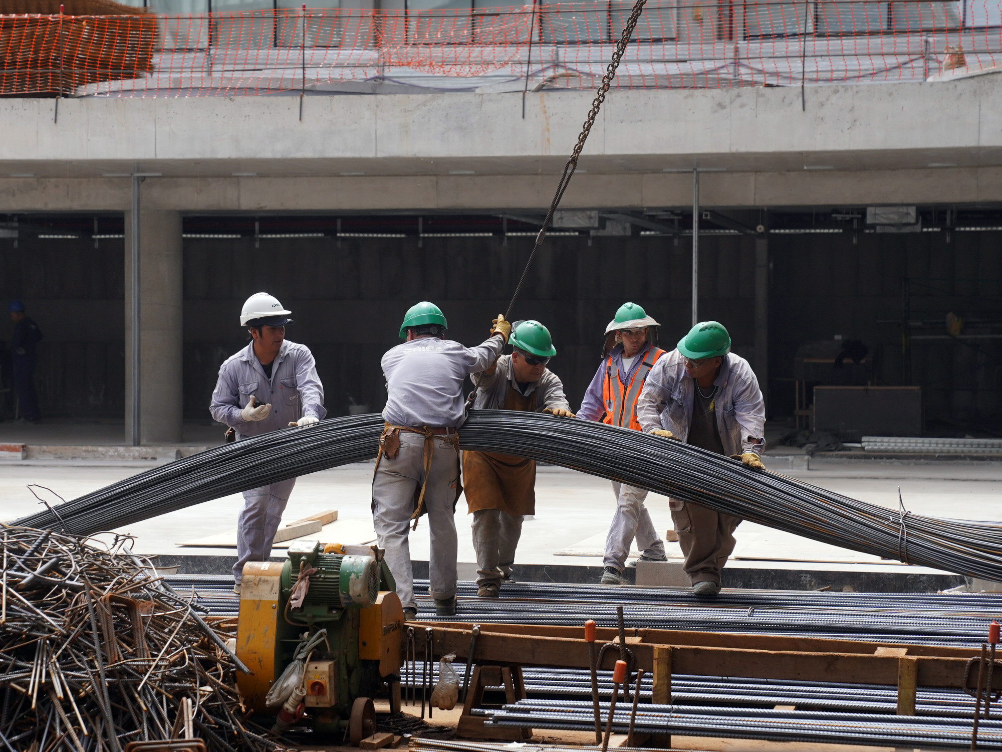 Reforma laboral: el Gobierno prepara una ofensiva para renegociar más de 100 convenios colectivos