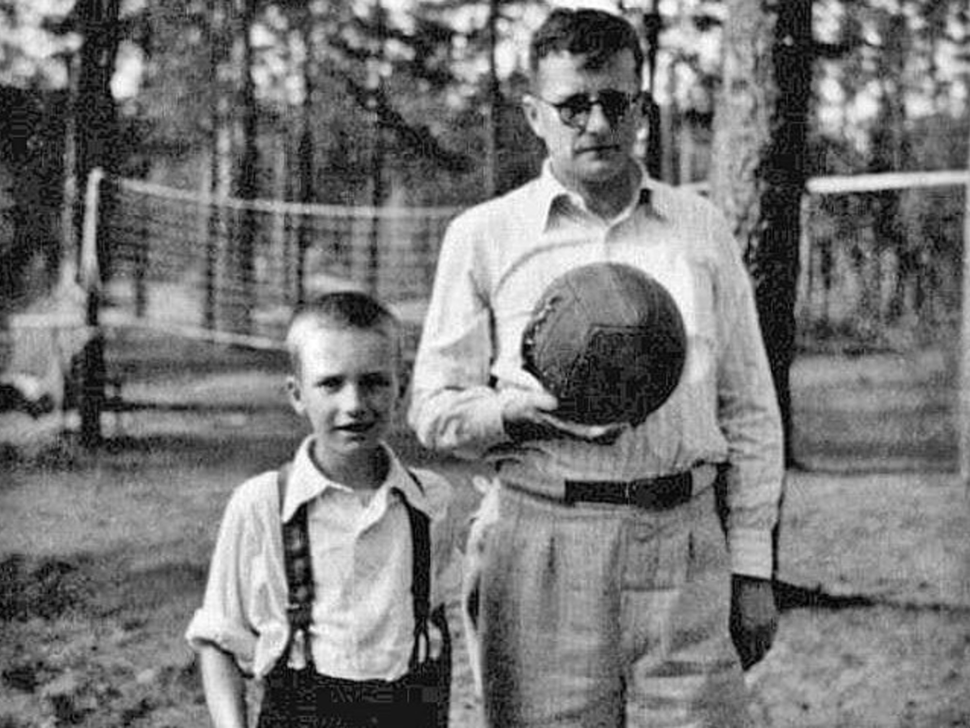Dimitri Shostakovich: cuando el genio de la música se ponía el silbato de árbitro y vivía por el fútbol