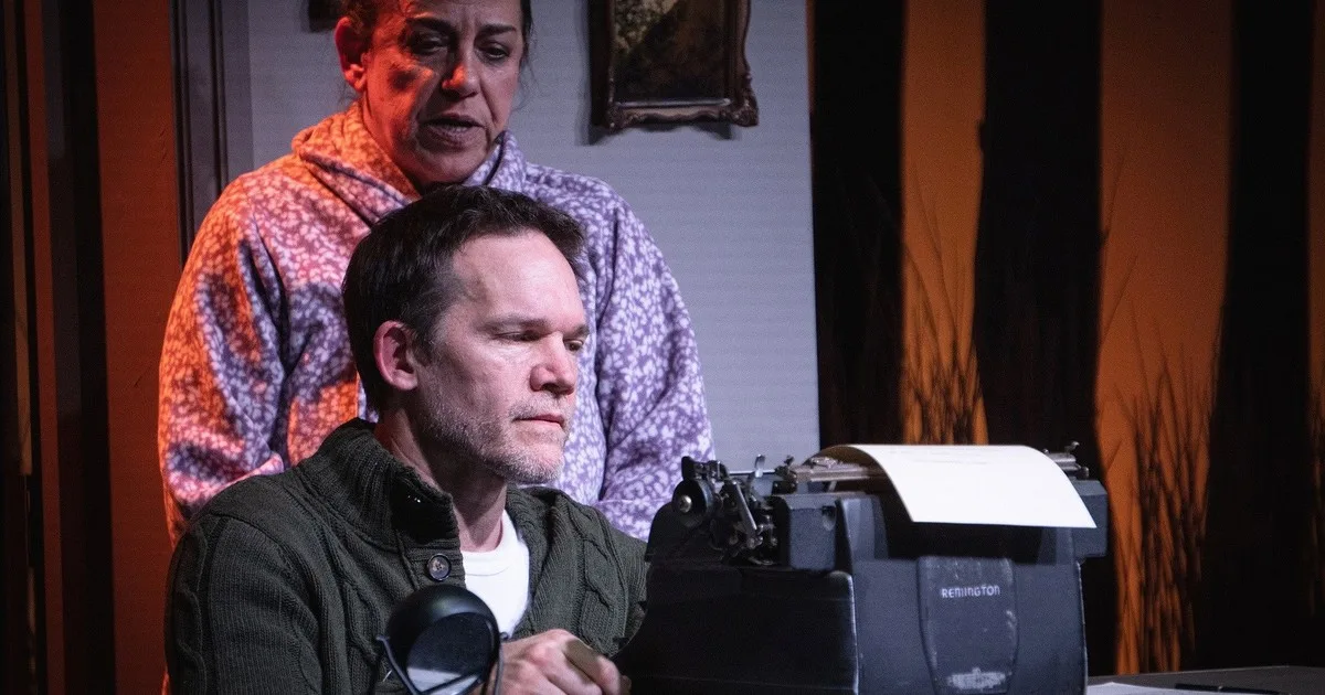 Misery, una obra siniestra y perturbadora sobre cómo la admiración se transforma en obsesión y posesión