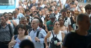 La inflación baja pero el bolsillo no lo siente: solo 8 gremios le ganaron a los precios