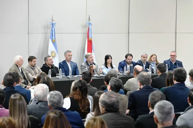 Frigerio instó a su gabinete a defender la gestión y profundizar las reformas en Entre Ríos