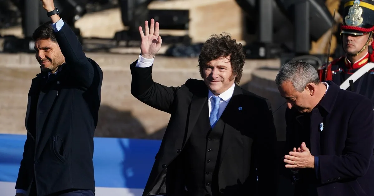 Javier Milei se presenta en la Bolsa de Comercio de Rosario