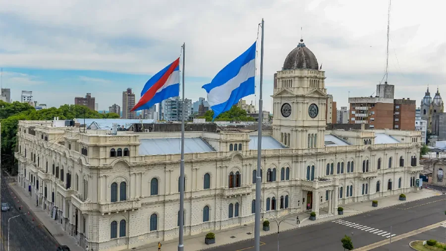 Renunció un empleado estatal investigado por 216 faltas y deberá devolver dinero al Estado