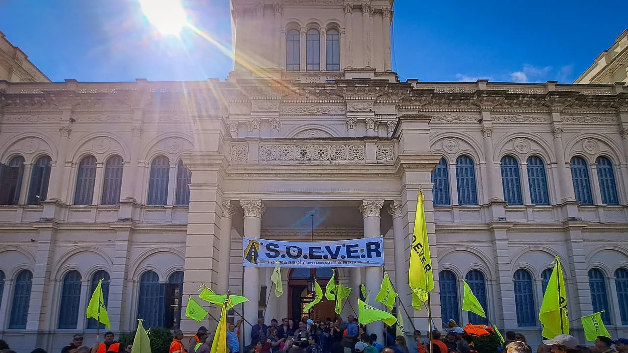 Trabajadores viales se movilizaron contra la Ley de Consorcios Camineros