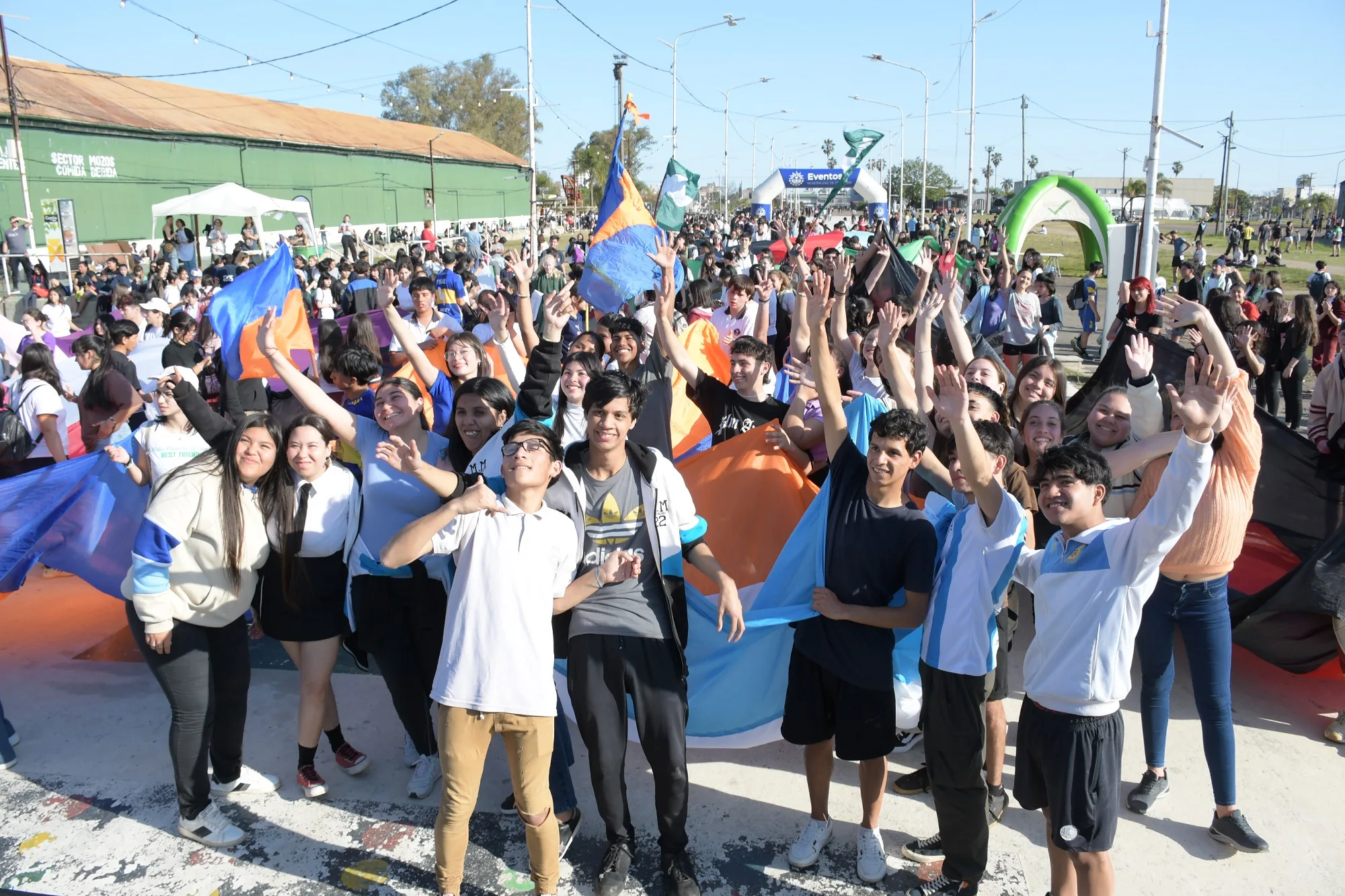 La previa del día del estudiante arrancó: este jueves se realizará la Caminata Estudiantil y desde Tránsito recomiendan circular con precaución