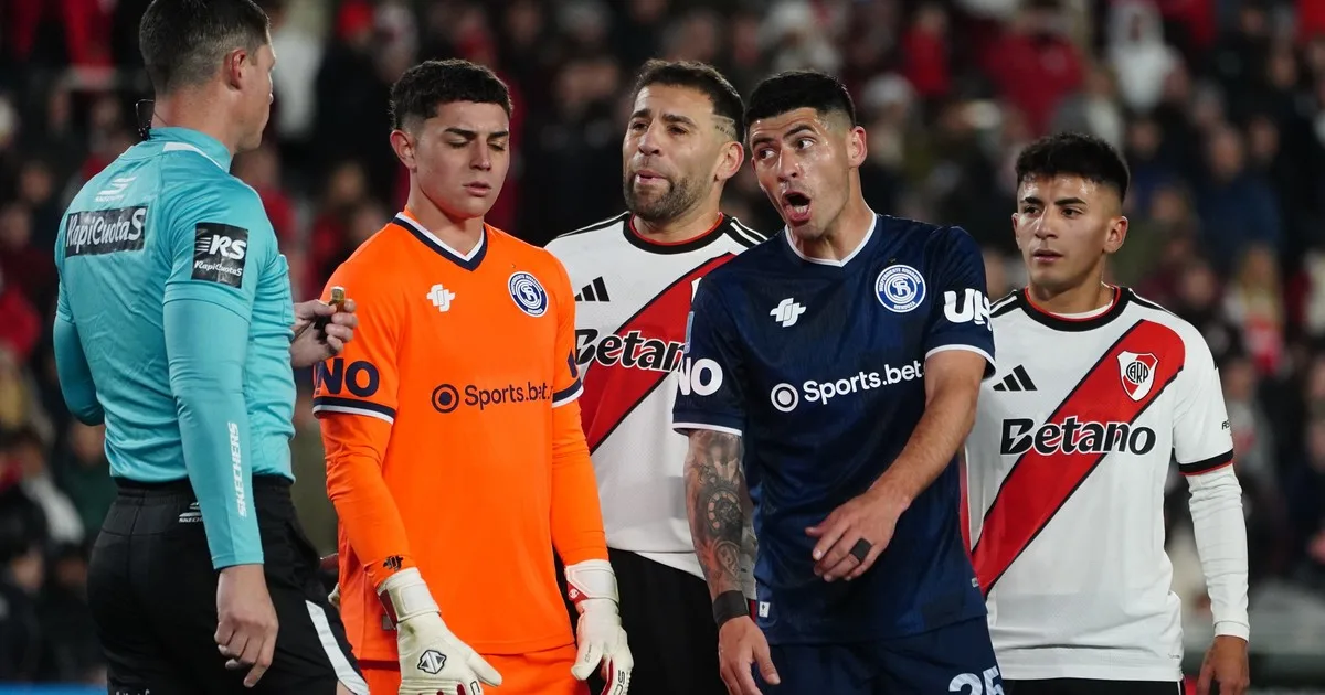 Daniel Vila cargó contra el árbitro Nicolás Ramírez tras la derrota ante River