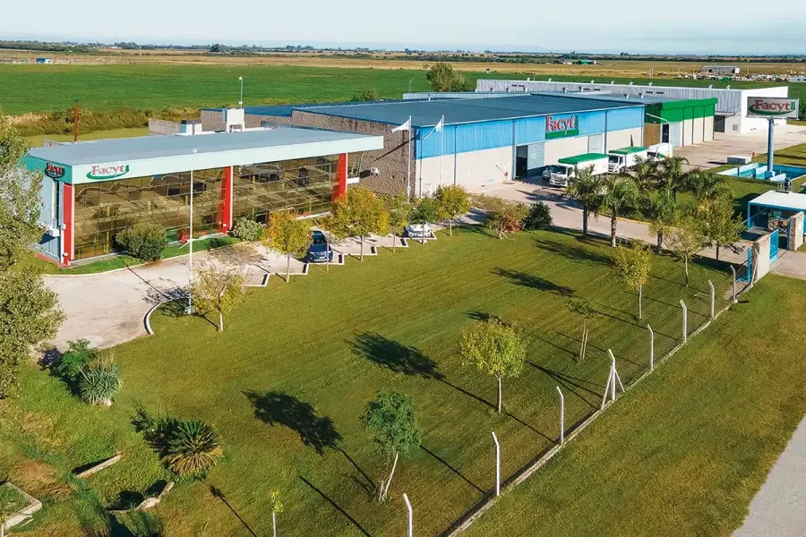 Héctor Laca inauguró una planta de fertilizantes con una inversión de US$ 10 millones