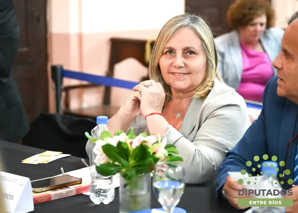 Homenaje a la diputada provincial Julia Calleros Arrecous tras su fallecimiento