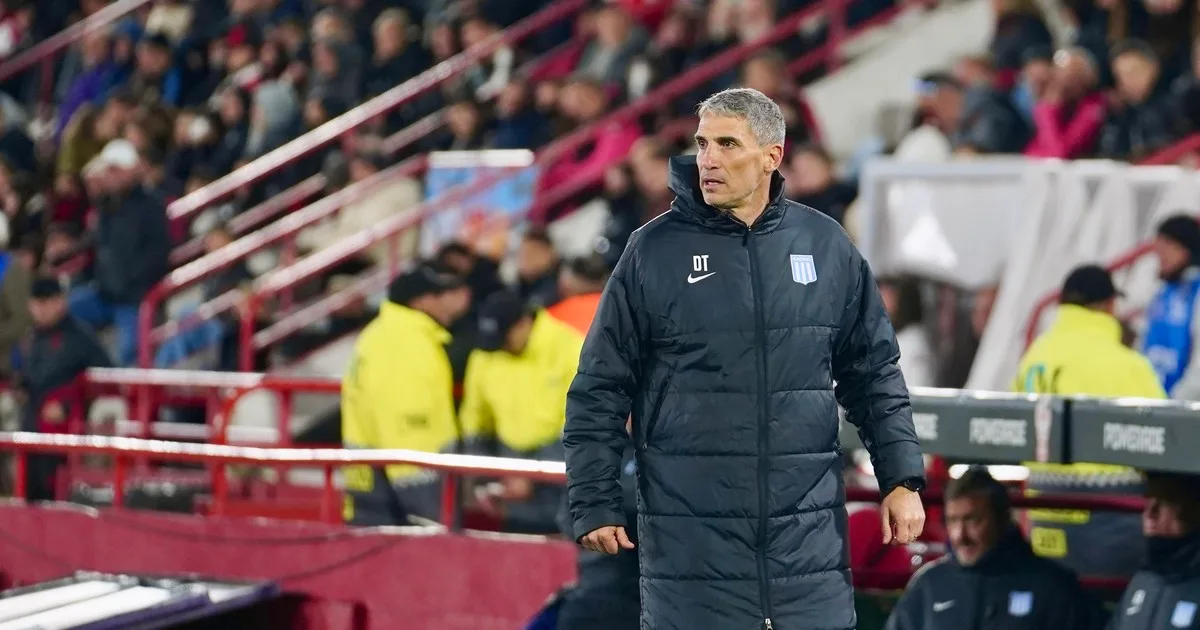 Vojvoda enfrenta la crisis en Racing: "Algunos están esperando que me vaya