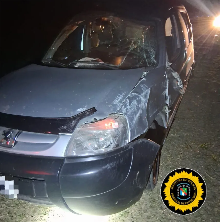 Villaguay: un conductor volcó en la Ruta 18 tras quedarse dormido al volante