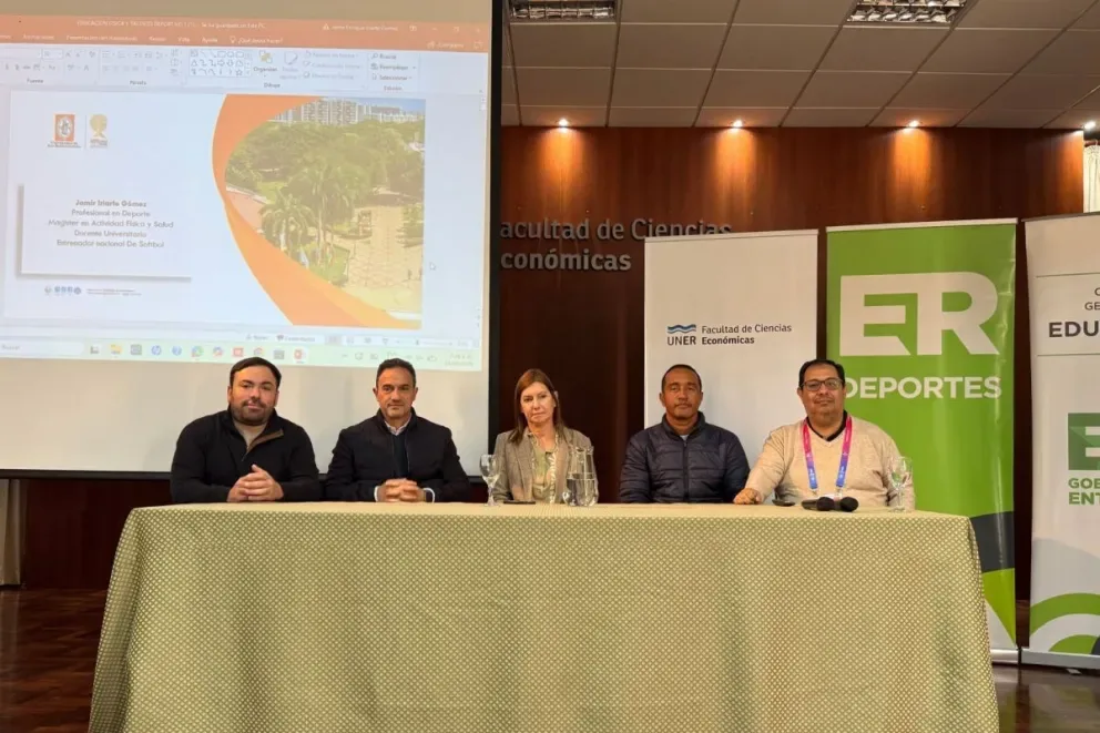 Jornada académica de sóftbol en Paraná con más de 200 participantes
