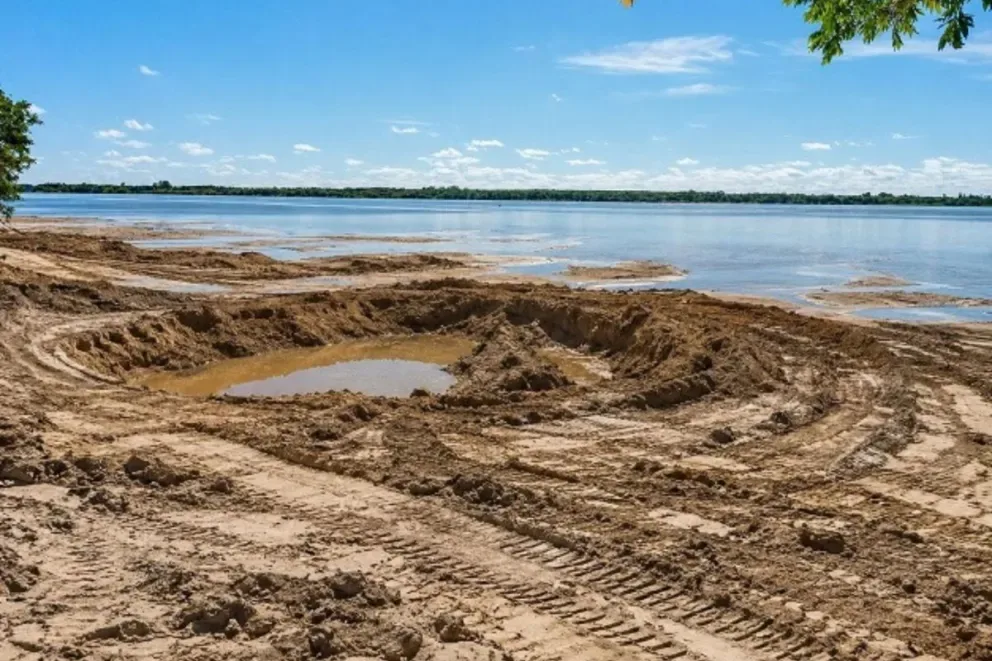 Presentan denuncia para investigar las obras y el destino de la arena en Paso Vera