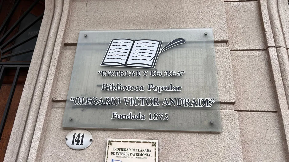 El Banco Credicoop distinguió la labor de rescate de la Biblioteca Olegario Víctor Andrade