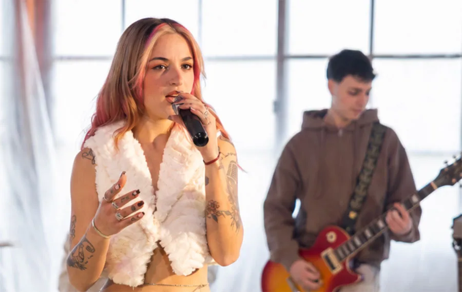 La uruguayense Oriana Pizzotti inicia su carrera solista con el estreno de «Eres»