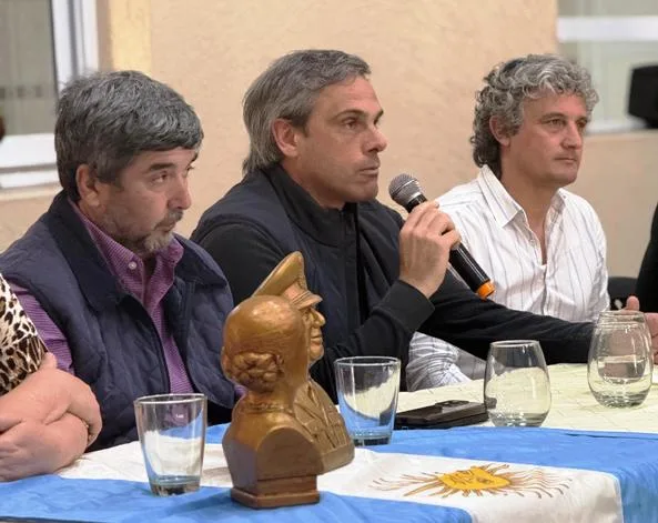 Intendentes y legisladores del justicialismo analizaron la situación provincial en Federal
