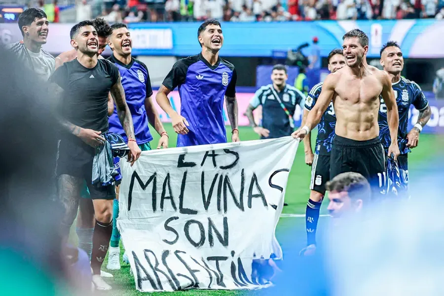 El destino de la bandera de Malvinas que recorrió el mundo en el Mundial 2026