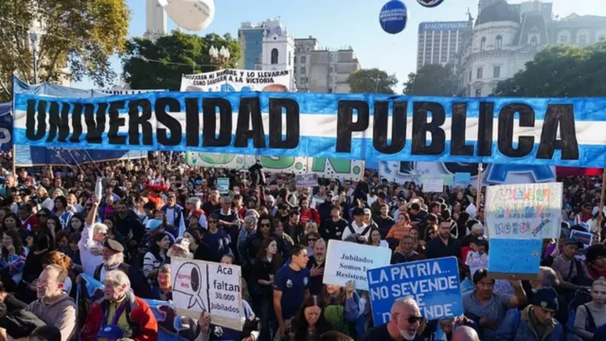 Docentes universitarios llevan adelante una nueva jornada de paro y preparan una movilización