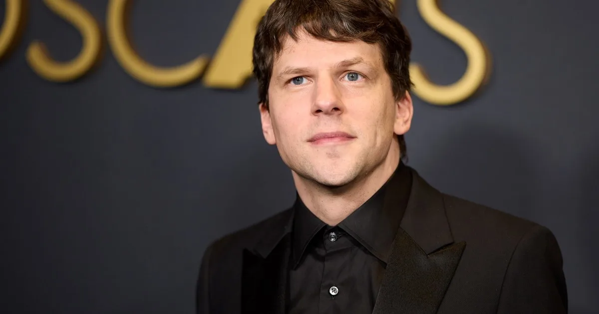 Jesse Eisenberg rechazó volver a interpretar a Mark Zuckerberg en la nueva película de Aaron Sorkin