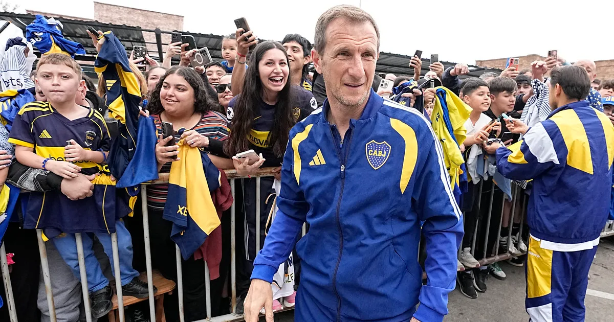 La gestión de Arruabarrena en Boca ante la doble competencia