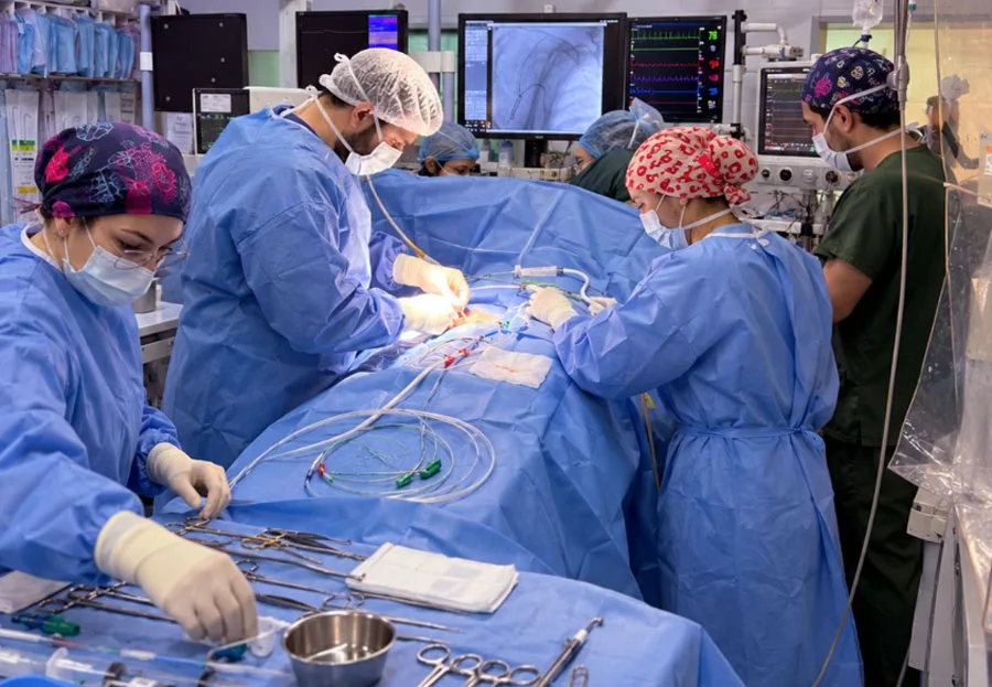 Hito médico en el Hospital Urquiza: primera colocación de un cardiodesfibrilador subcutáneo
