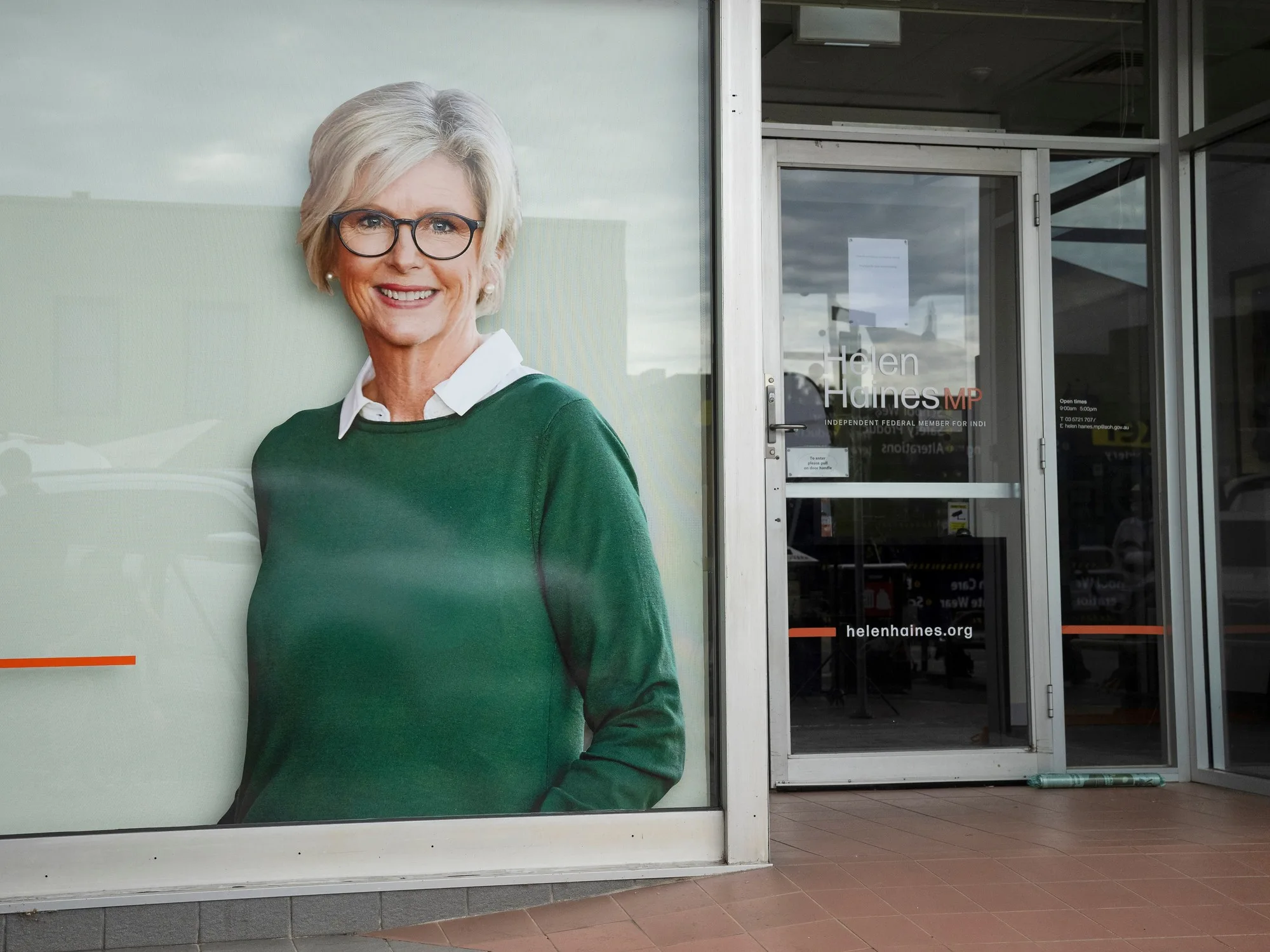 Australia: la diputada Helen Haines sufrió la amputación de sus piernas tras ser atropellada