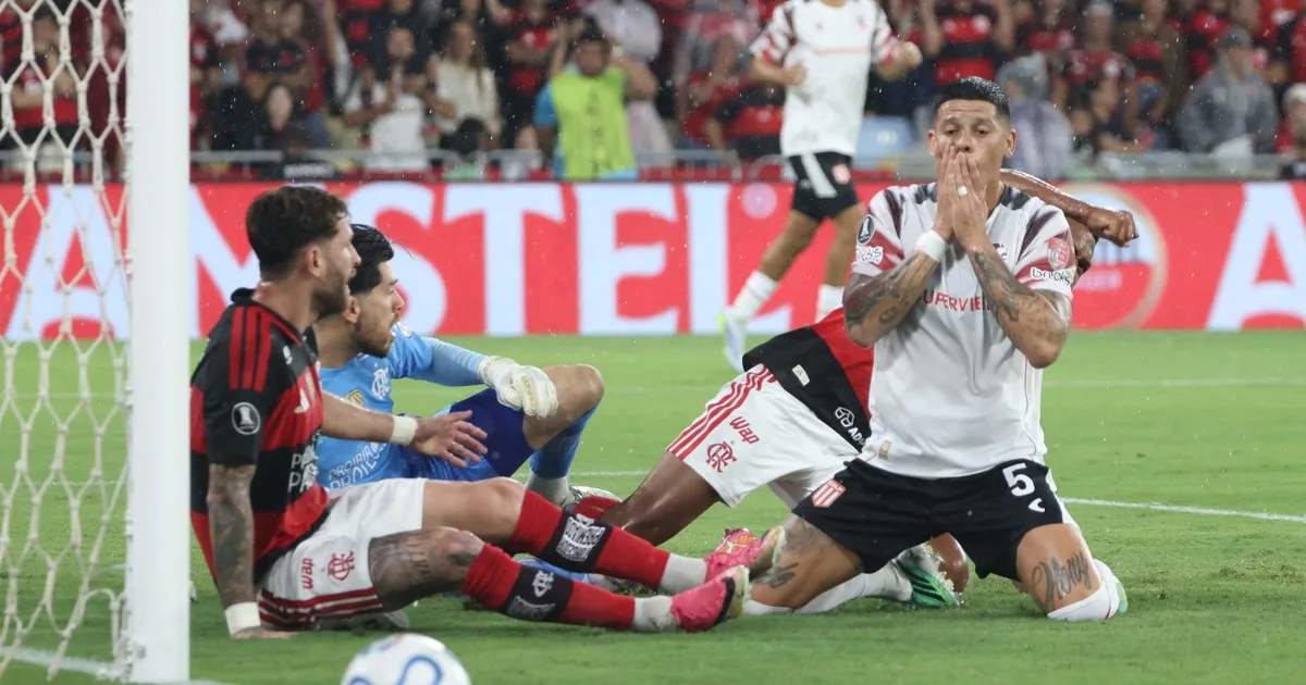 Flamengo presentó un reclamo ante la Conmebol por la inclusión de Marcos Rojo en Estudiantes