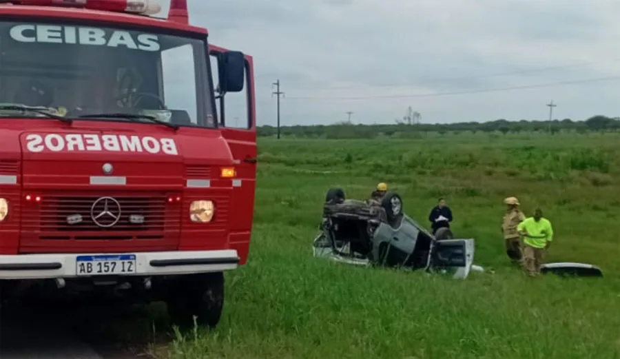 Cuatro deportistas resultaron heridos tras un vuelco en la Autovía 14