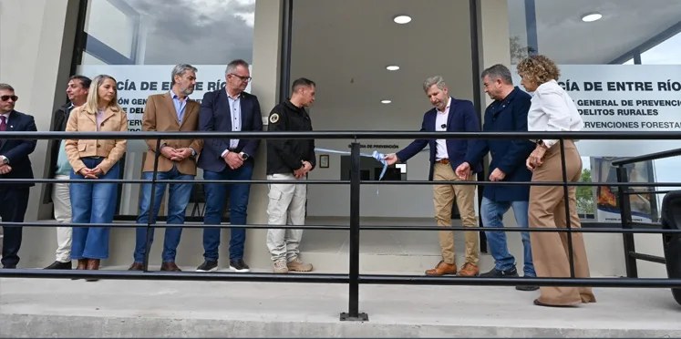 Frigerio en Victoria entregó financiamiento al municipio e inauguró la brigada forestal y obras en el hospital geriátrico