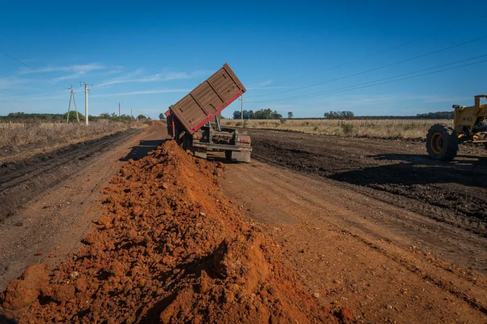 Se presentaron siete ofertas para mejorar caminos rurales en seis departamentos