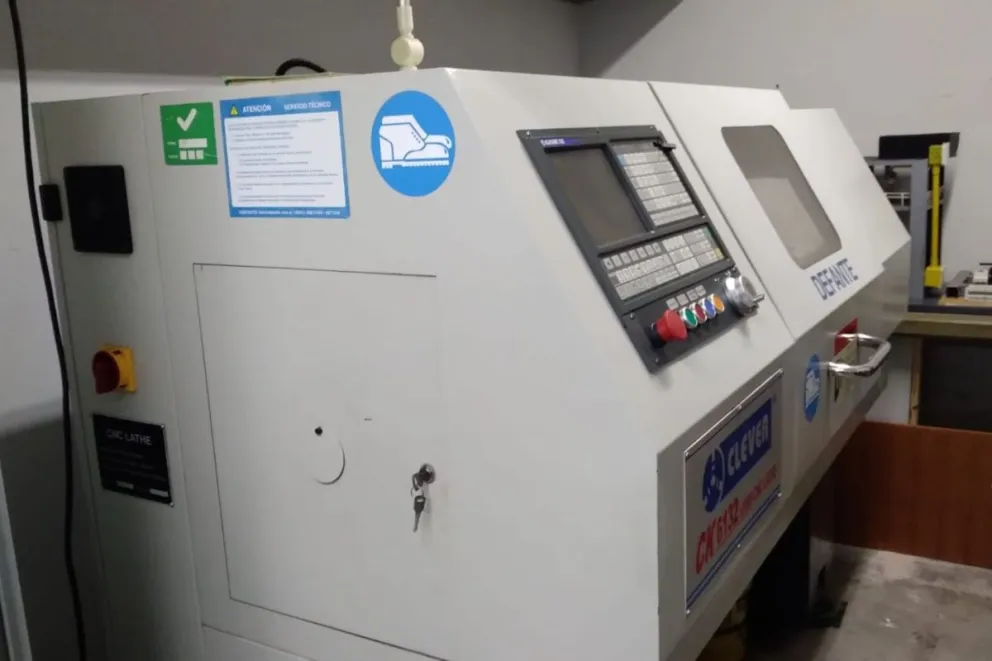 Un salto tecnológico en las aulas: más de veinte instituciones técnicas apuestan al financiamiento para modernizar sus talleres