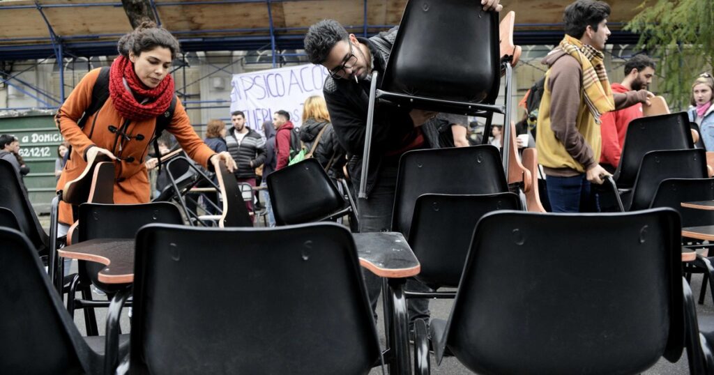Asamblea en la Facultad de Psicología. 
Fotos Emmanuel Fernández