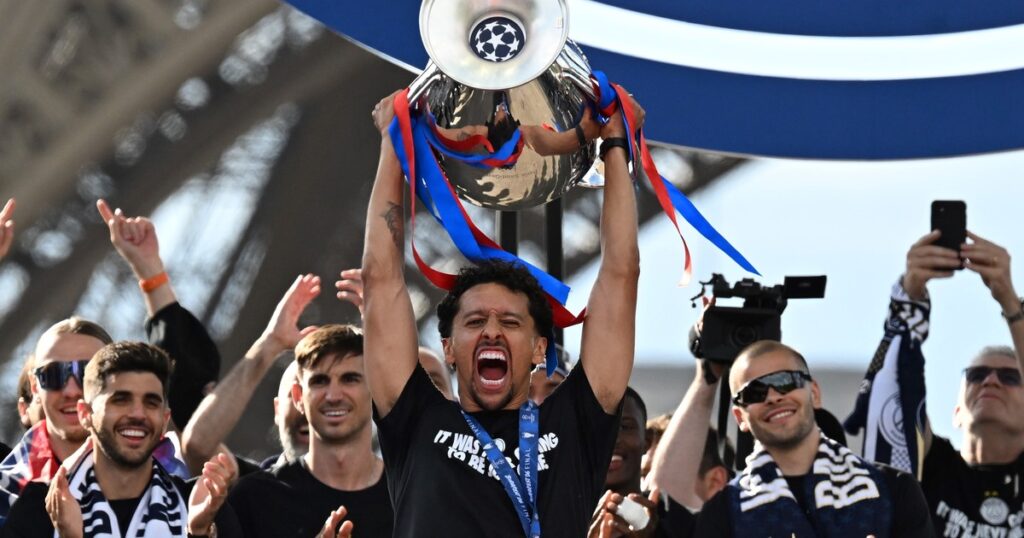 PSG celebró la Champions ante 100 mil fanáticos y fue recibido por Macron, pero los festejos terminaron con 780 detenidos en Francia